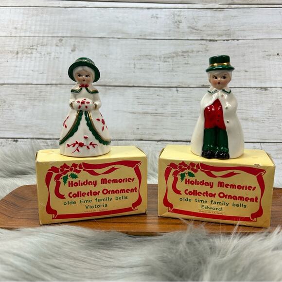 Vintage Porcelain Christmas Carolers Victorian Couple Bell Set with boxes - Picture 1 of 6